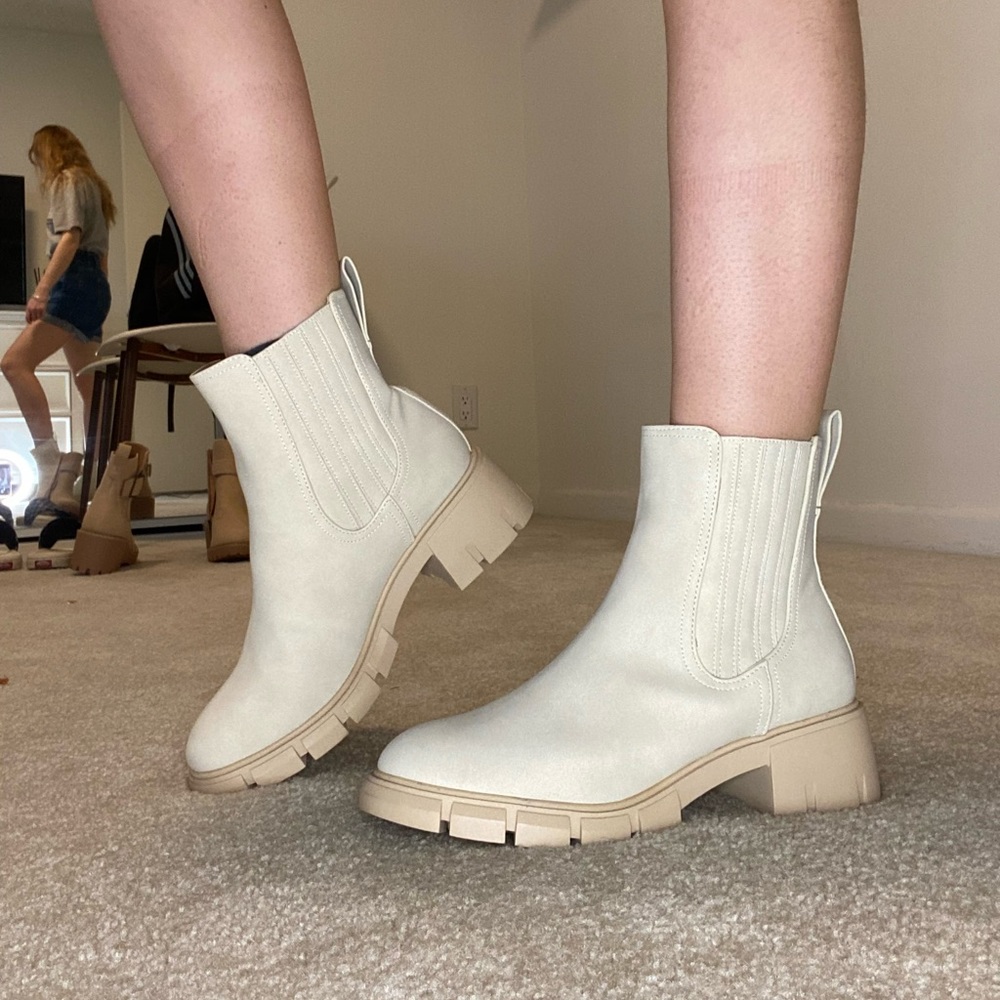 NEW vegan Cream boots with platform